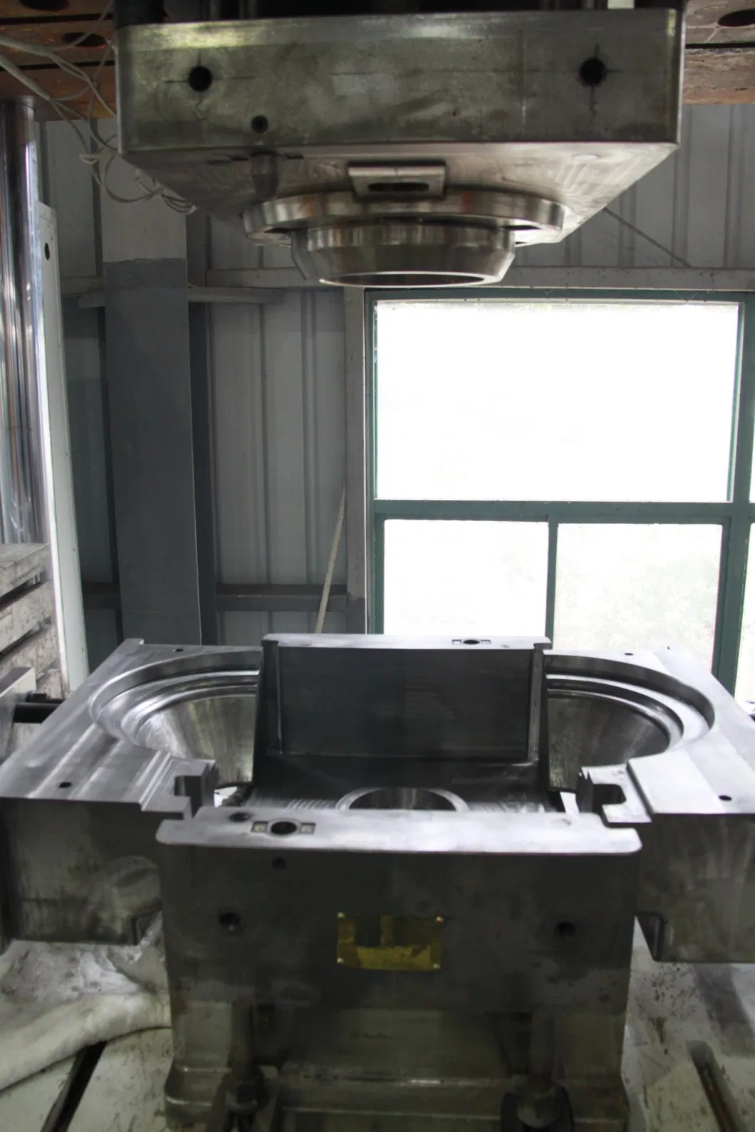 Aluminum Alloy Low-Pressure Casting Machines Making Metal Part/Ceiling Fan Rotor/Door Handle