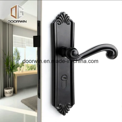 White Color Oak Wood Interior Raised Panel Door