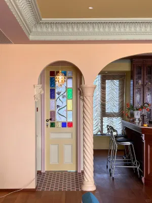 Puerta interior de madera maciza a color personalizado con diseño y cuidado Vidrio