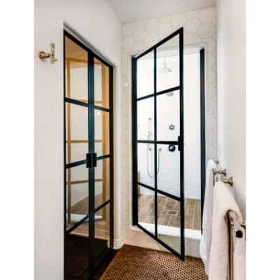 Nuovo Design stile popolare Prezzo basso Loft Doors Black Frame Sportello in vetro di dimensioni e design personalizzati