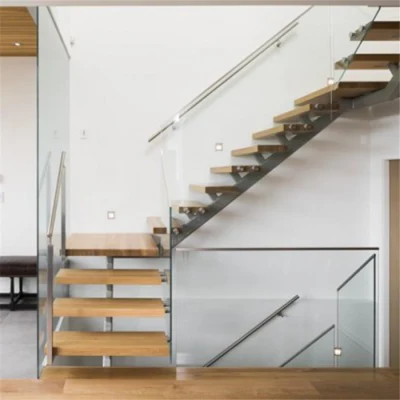  Gradini in legno ben progettati Scale esterne moderne in legno fuso