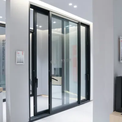  Porta scorrevole in alluminio e vetro per spazi interni moderni con Tecnologia Smooth Glide