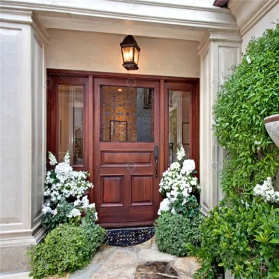  Porta d&prime;ingresso dal design moderno, con porte frontali in legno massiccio