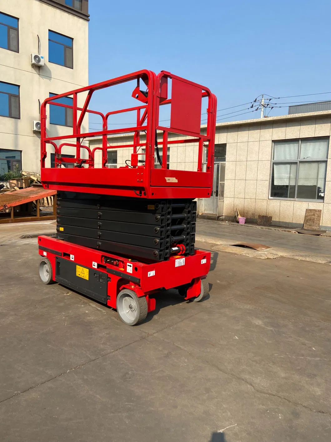 230kg-450kg Self Propelled Scissor Lift Foldable Electric Scaffolding Lift Platform