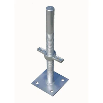 Accessori per ponteggi con base martinetto a vite