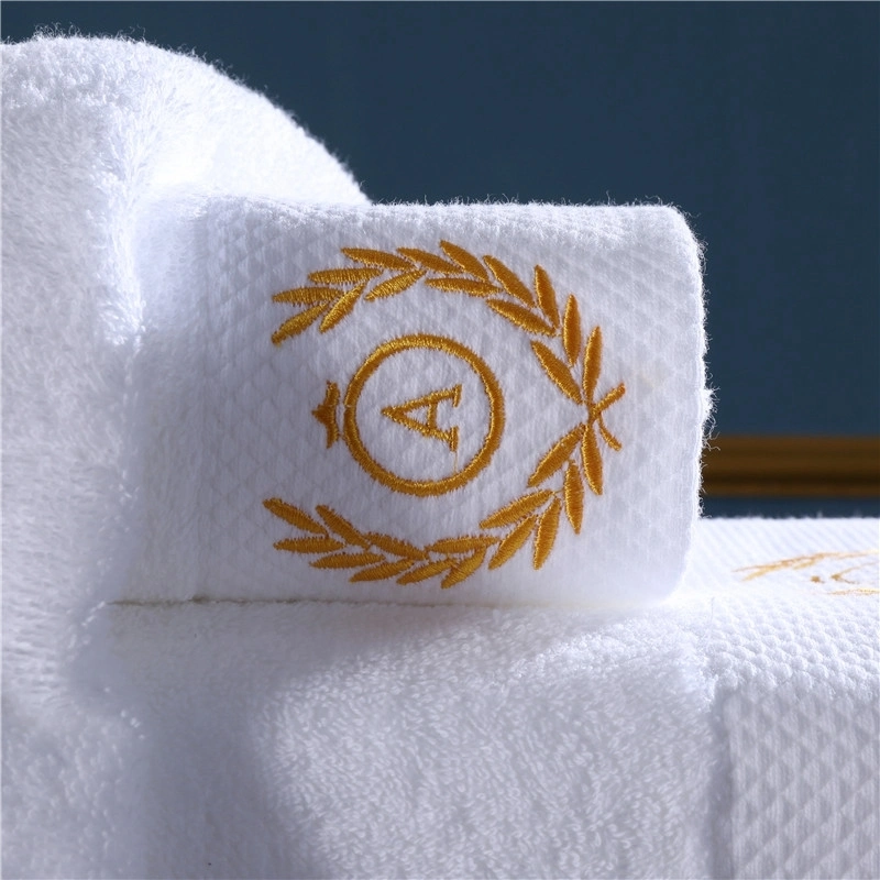 Factory Wholesales White 70X140 Extra Thick Cotton Bath Luxury Banded Eco-Friendly Soft and Strong Water Absorption Hotel Towel