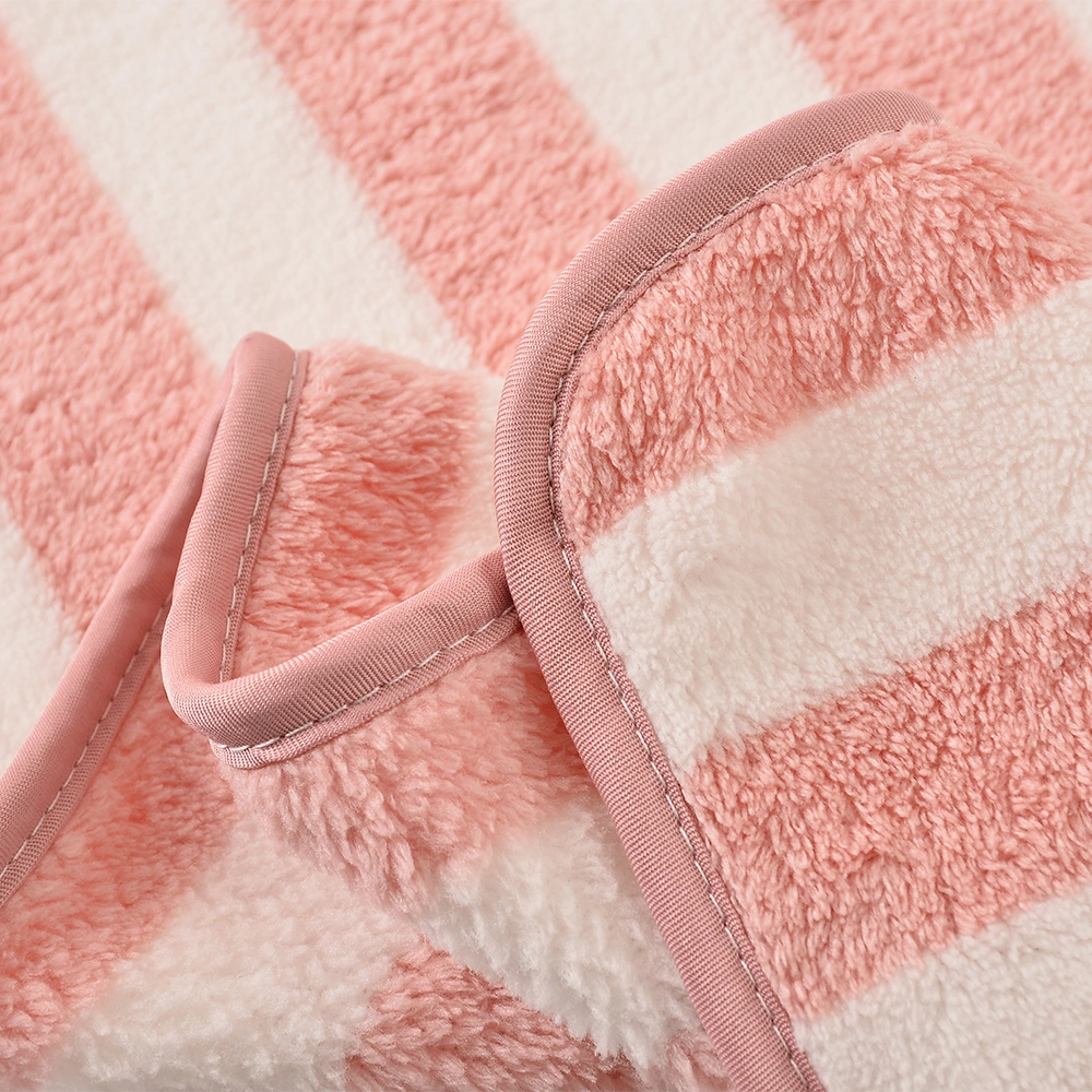 Super Absorbent Soft Quick Dry Lightweight Cationic Strip Coral Velvet Microfiber Towel Set 4 Bath Towels 4 Hand Towels 4 Colors for Shower Pool Beach Bathroom