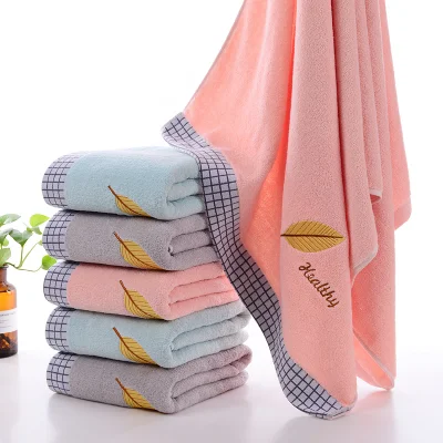 Asciugamani da bagno all′ingrosso di lusso 100% cotone per la facciata dell′hotel Asciugamano morbido asciugamano