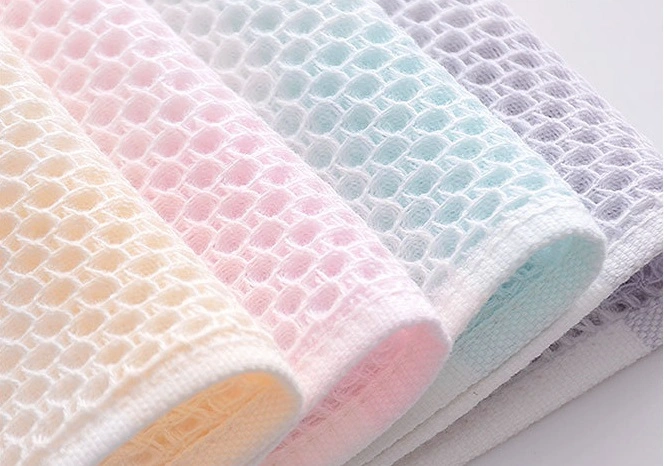 Personal Care Non-Woven Fabric Pure Cotton Bathroom Towel Soft Portable Disposable Bath Towel