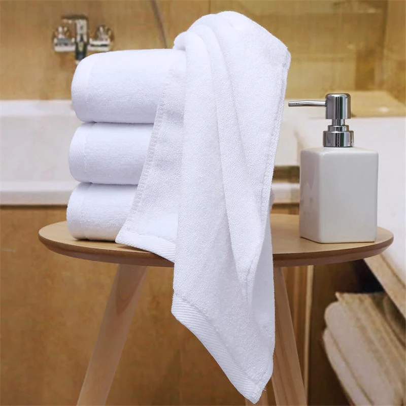 Luxury Hotel Face Towel Quick Dry China Supplier Wholesale Soft 100% Cotton PVC Bag White Square Knitted Embroidered Twill Carol