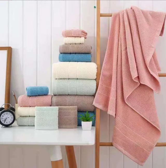 Hot Sale Lower Price Soft and Plush Highly Absorbent Bathroom Towels 100% Cotton Bath Sheet Towel