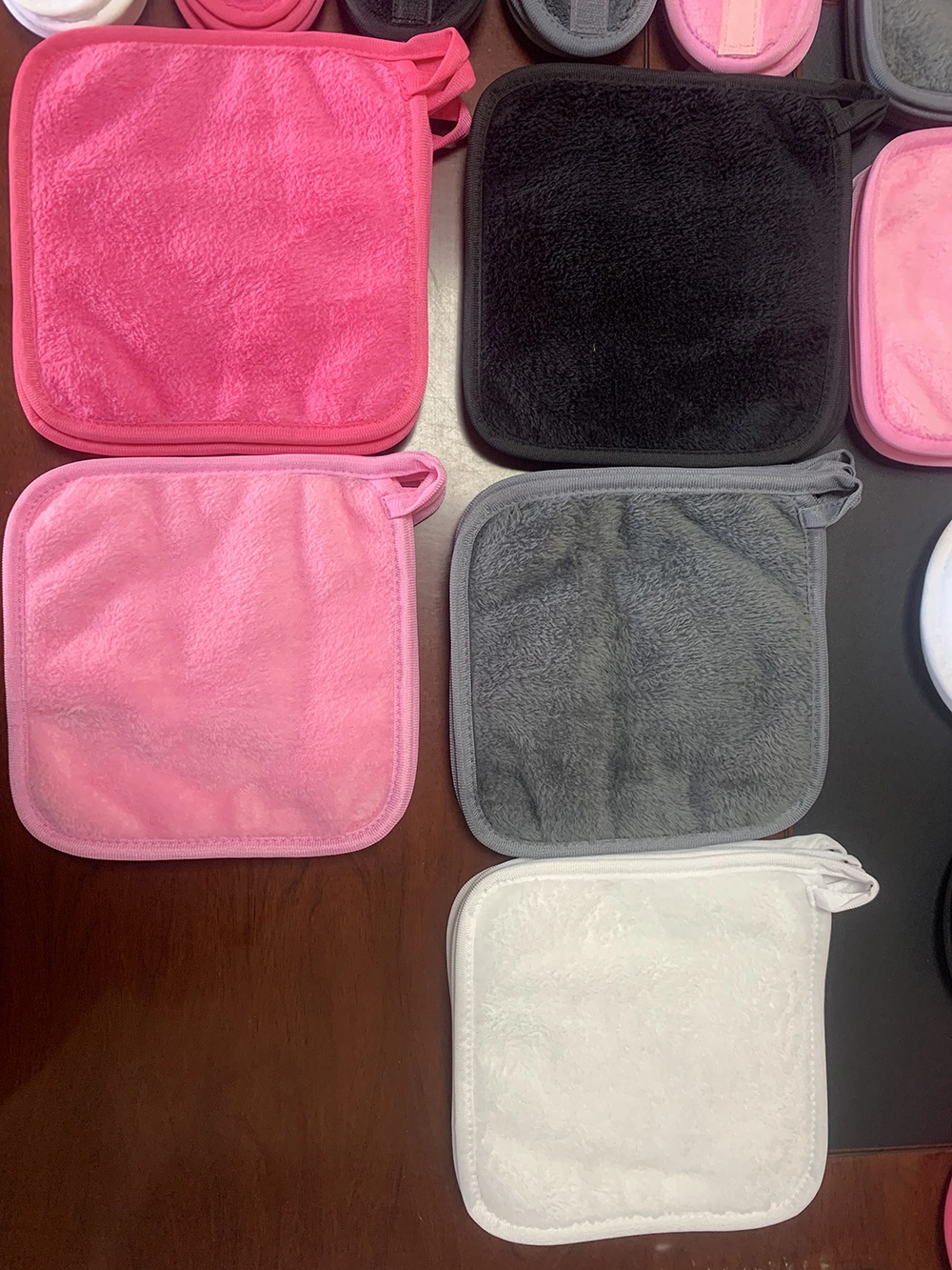 Wholesale Popular Chemical-Free Magic Beauty Microfiber Colors Face Eye Makeup Remover Pad Towel