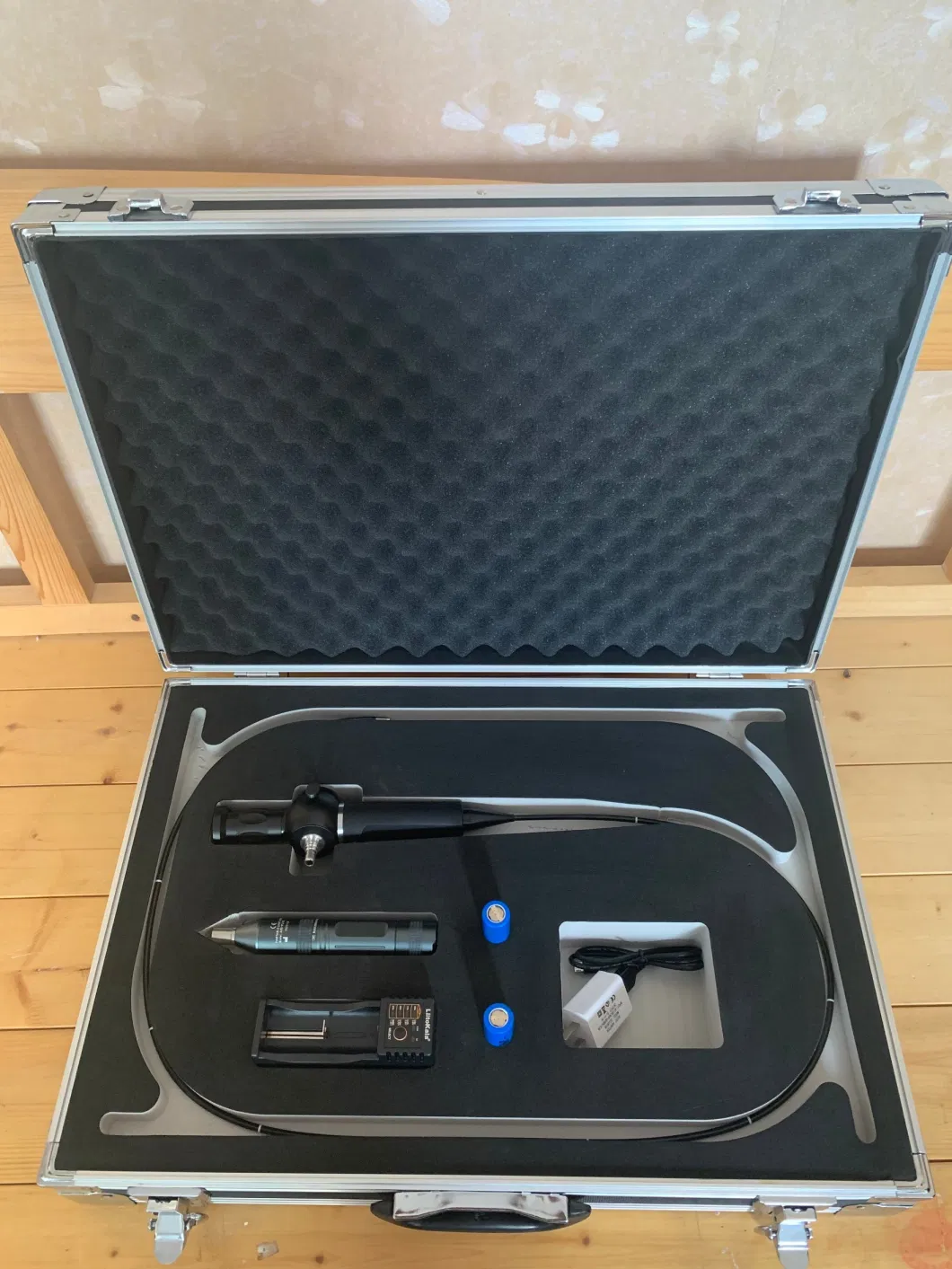 Handheld Optical Fiberscope with Flexible Tube, 4mm Camera Lens, Focusing Function, 1m Probe