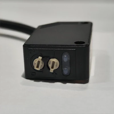 Sensores fotoeléctricos de carcasa cuadrada tranditional con indicadores LED dobles