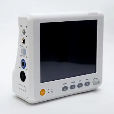  Máquina de monitorización de vitales multiparamétricos en la sala del hospital