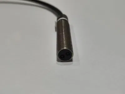 M8 sensor de reflexión difusa cilíndrica con luz infrarroja