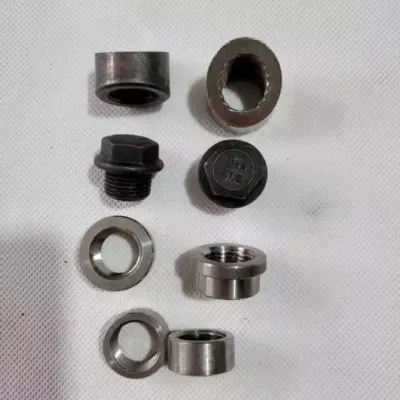 Saldatura del sensore ossigeno O2 del dado di saldatura del tubo di scarico in acciaio inox Dado a corona