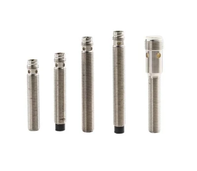 Sensore induttivo F&amp;C M30 a filo, non a filo con connettore M12 gamma da 20 mm