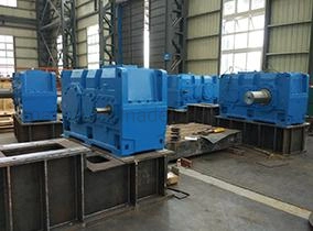 Trasmissione di potenza con trasmissione di coppia grande industriale per impieghi gravosi personalizzata serie HB Scatola ingranaggi turbina del cambio