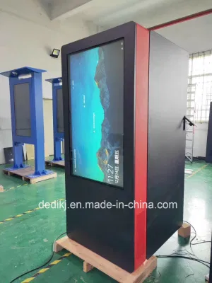 Touch screen per segnaletica digitale IP65 per esterni da 65&quot; OEM e ODM