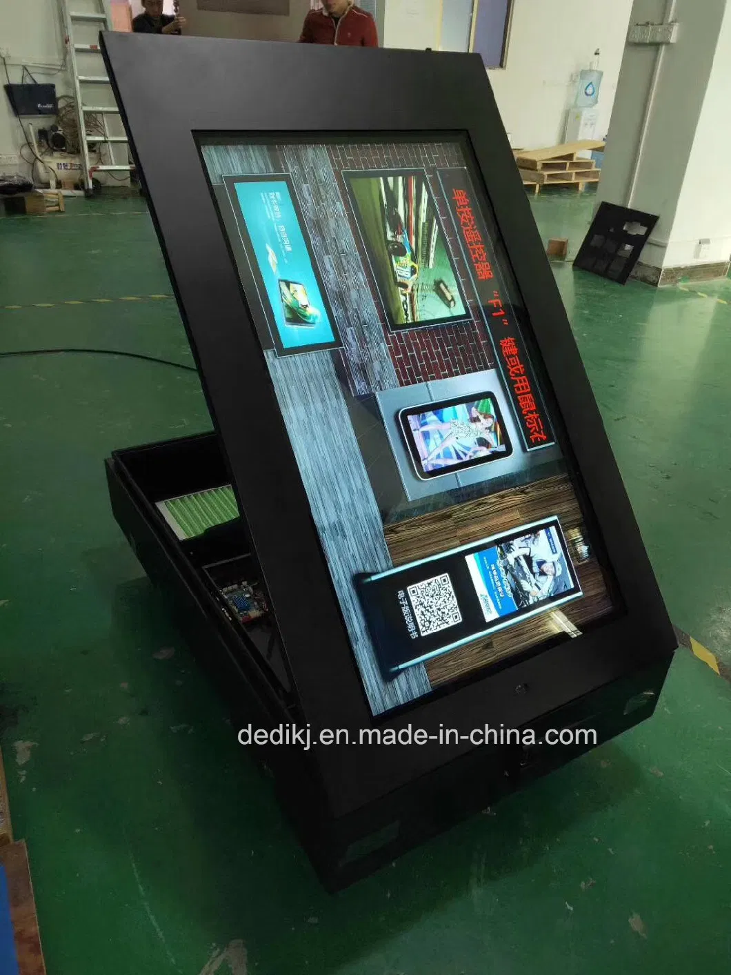 OEM&amp; ODM 65&prime;&prime; Outdoor IP65 Wall Mount Digital Signage Touchscreen