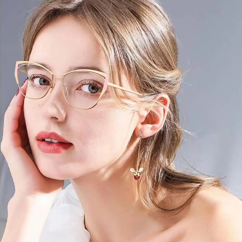 Wholesale Newest Fashion Trend Customizable Cat Eye Frame Metal Photochromic Anti Blue Light Blocking Glasses for Men Women