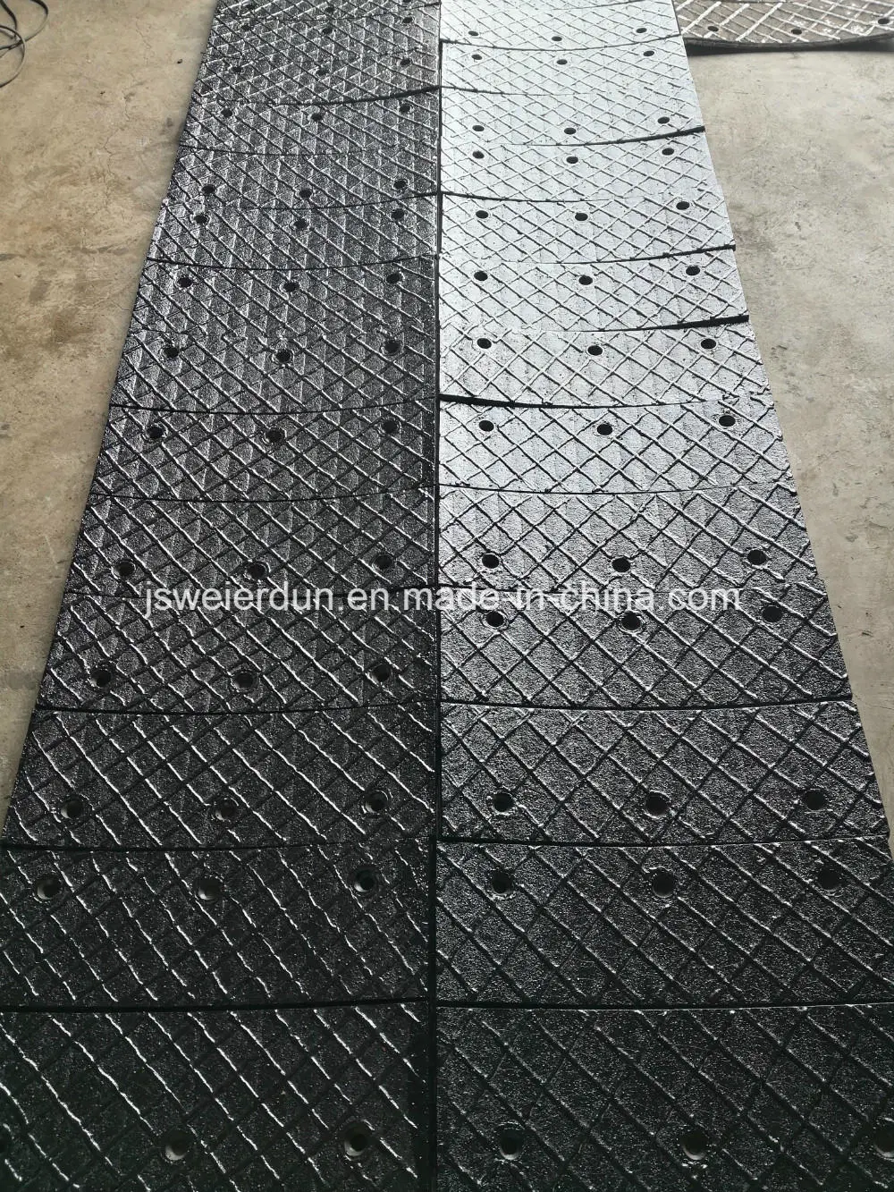 Open Arc CRC 6mm Thickness Hardfacing Chromium Carbide Abrasion Resistant Overlay Steel Plate