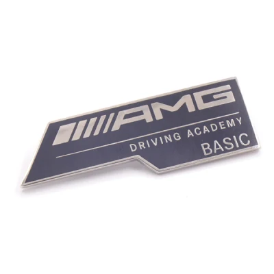  Nome distintivo in lega di metallo placcata argento prodotto su misura in fabbrica Produttore Placca di sicurezza con pin in smalto rigido personalizzata Bespoke Company Targhetta del responsabile