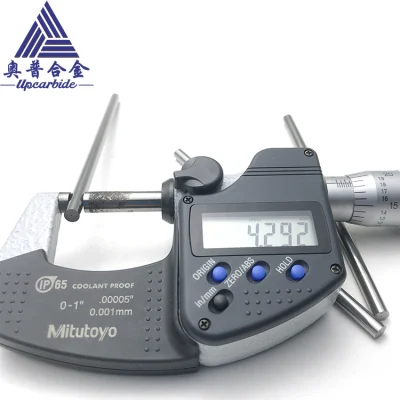 Grana fine elevata durezza lunghezza 10mm diametro 4mm Tungsteno Asta in carburo con foro singolo