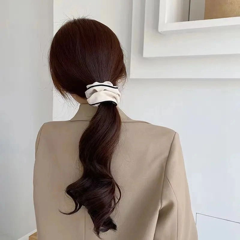 Design Retro French Temperament Versatile Simple Large Intestine Hair Circle