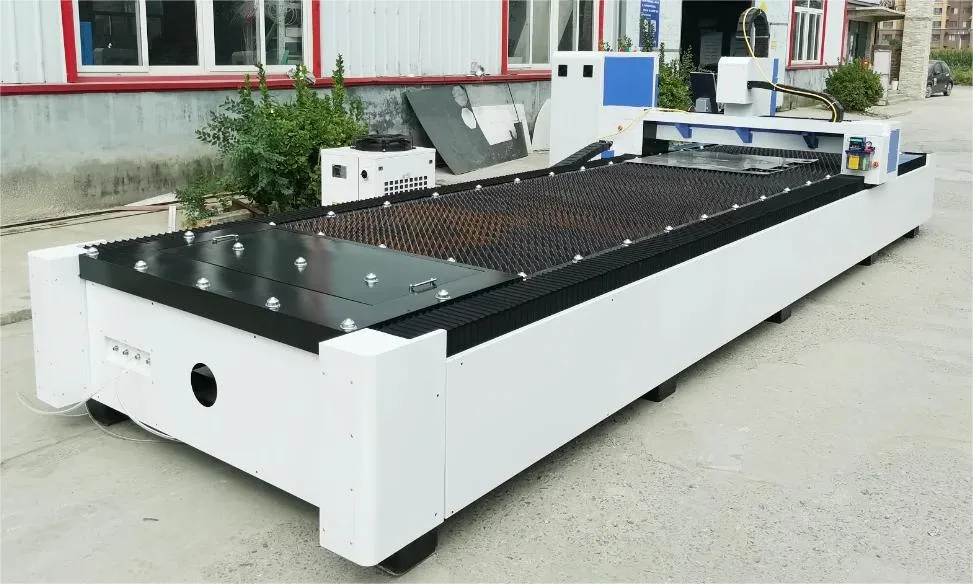 Raytools 1000W 1500W 2000W 3000W 6000W CNC Fiber Laser Cutting Machine for Aluminium Stainless Steel Carbon Steel Metal