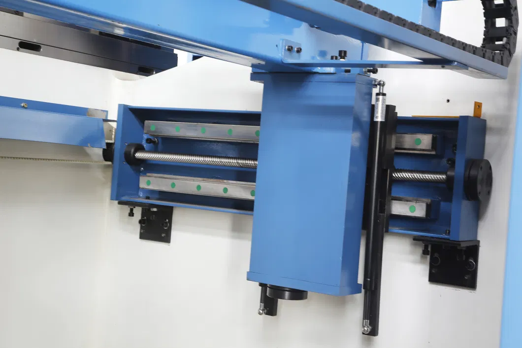 Press Brake Crowning Adjustable by Mechanical Wedge