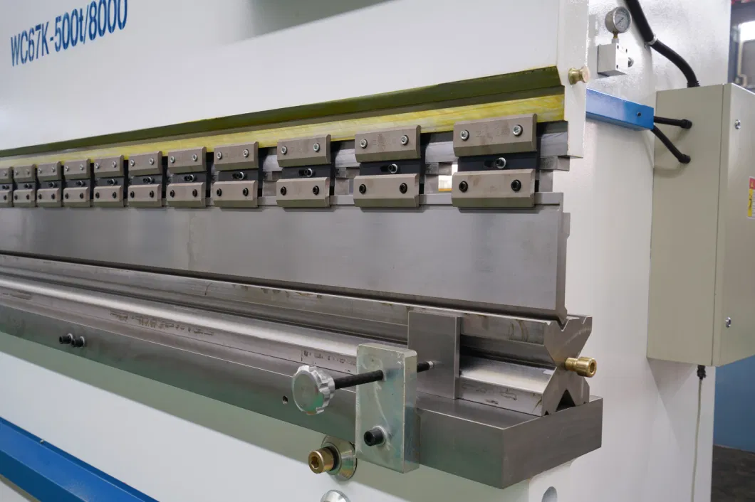 Press Brake Crowning Adjustable by Mechanical Wedge