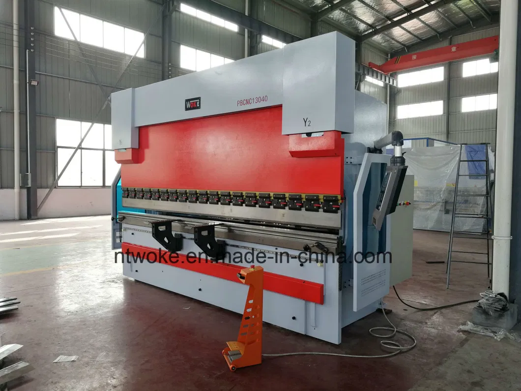 CNC Press Brake with Automatic Crowning System