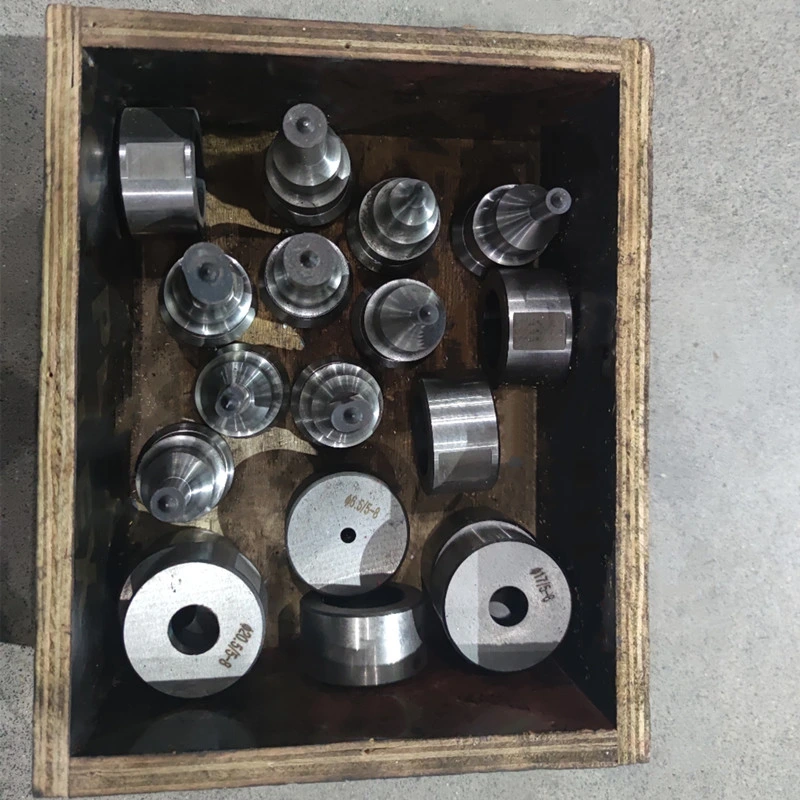 Hydraulic Punch &amp; Shear Metalworker/Hydraulic CNC Combined Punching Machine