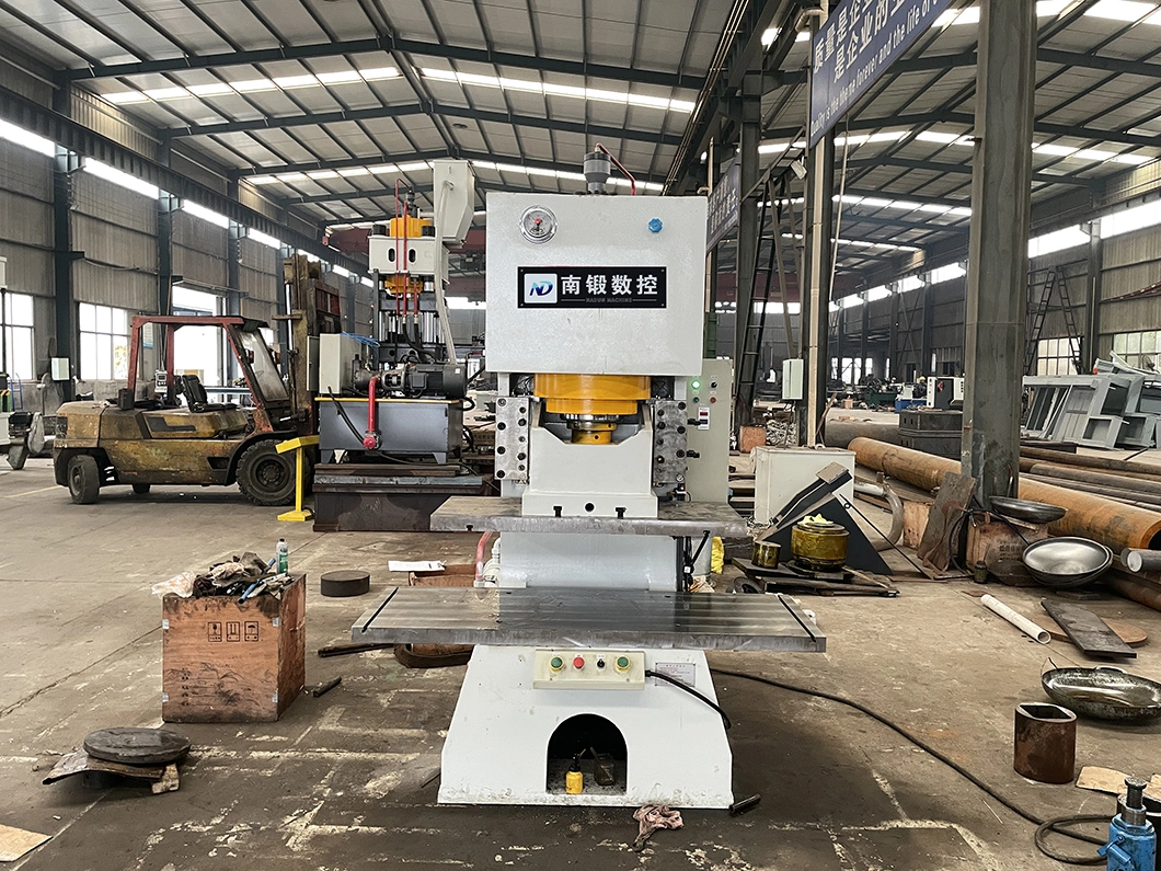 Affordable High-Efficiency Automatic 100/125/160/200/315 Ton CNC Hydraulic Press Hole Punch Machine with ISO CE SGS Certification