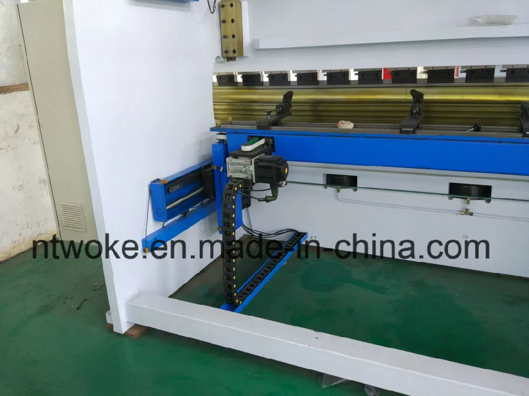 CNC Press Brake with Automatic Crowning System