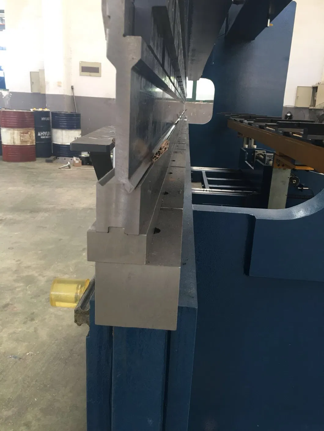 Factory Approved Metal Sheet Bending Machine 300t/4000mm Hydraulic Press Brake Equipment