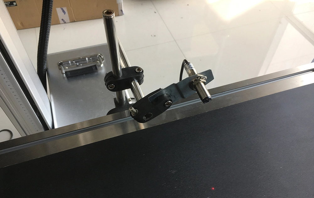 Fast Speed Flying Metal Laser Printer Printing Machine Fiber Laser CNC Machine with Conveyor PCB Board laser Marking Engraver