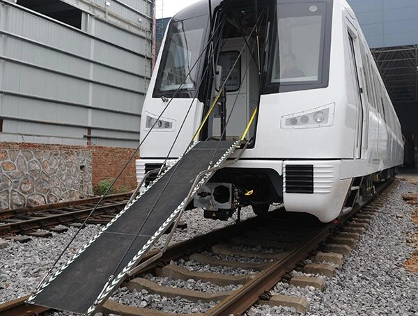 Manual Flip Aluminium Bus Wheelchair Access Ramp Panel for Mini Van