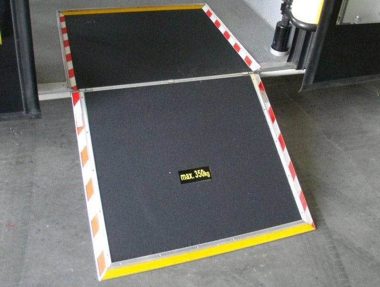 Manual Flip Aluminium Bus Wheelchair Access Ramp Panel for Mini Van