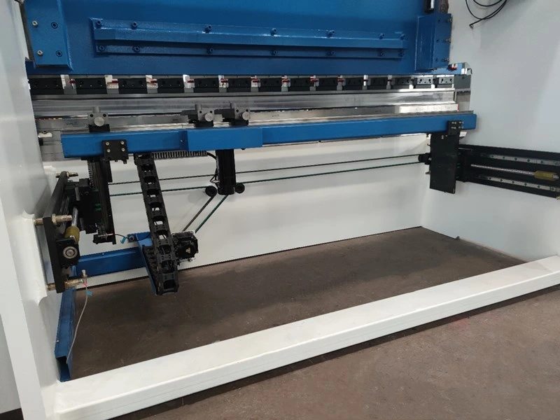 CNC Hydraulic Press Brake and Bending Machine Automatic Plate and Sheet Metal Processing Machine/Folding Machine Grouped Equipment