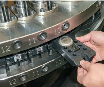 Automatic Sheet Metal CNC Turret High Speed Punch Press Punching Machine 300kn