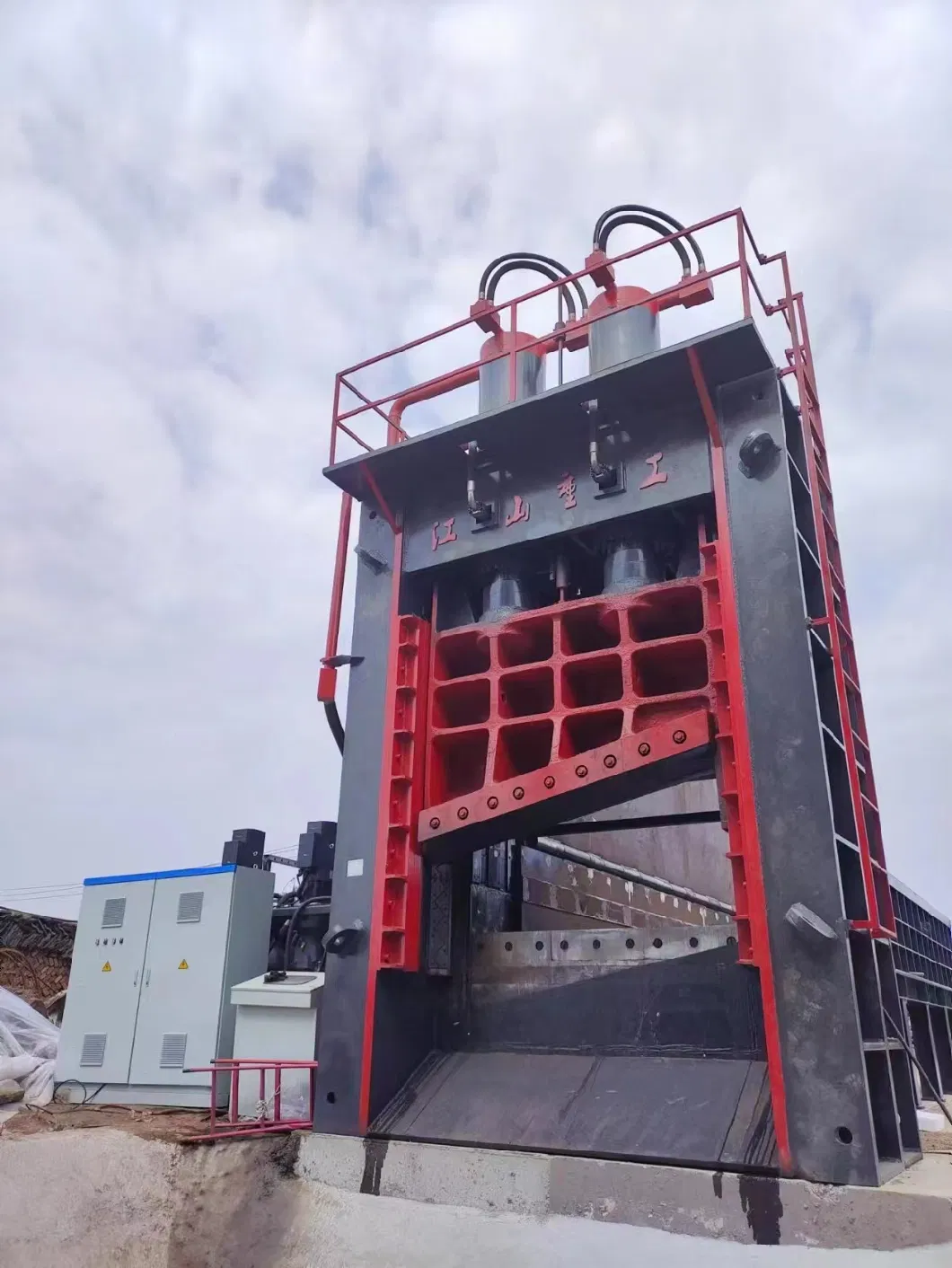 Heavy Duty Scrap Metal Steel Copper Aluminum Hydraulic Gantry Guillotine Shear Cutting Shearing Recycling Machine for Steel Plant Q91y-1600-2500