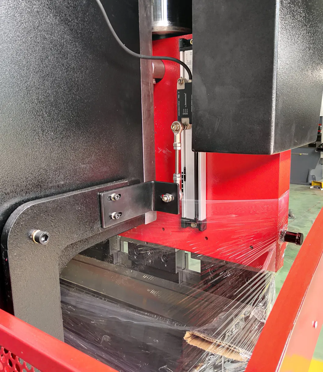 CNC 125 Ton Hydraulic Press Brake Machine 4+1 Axis CNC Machine Bending