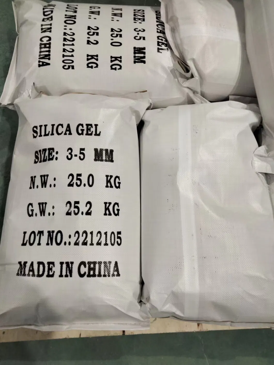 Type a Desiccant White Silica Gel with Size 3-5mm