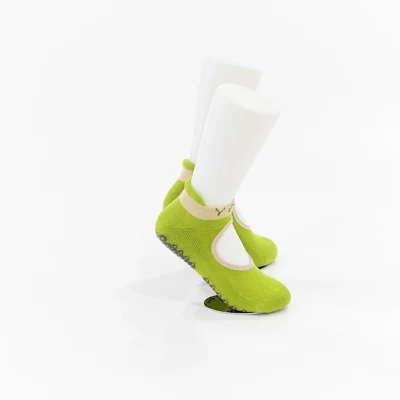 181039sk- Pilates Ballet Fitness Hospital Non-Slip Grips Yoga Workout Socks for Women