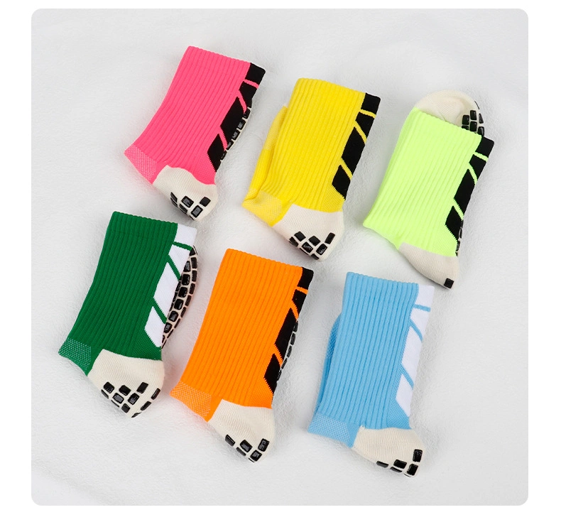 Wholesale Anti Slip Sock Soccer Grippy Sports Grip Socks for Men