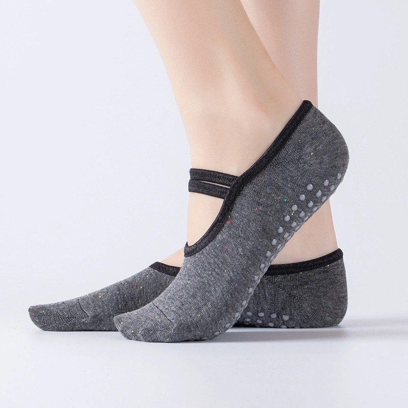 Xianghui Wholesale Custom Hot Sale Women Fashion Slip Yoga Grip Socks