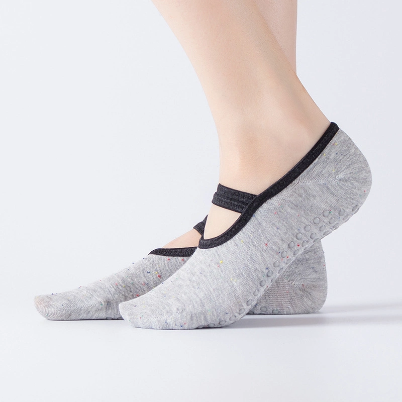 Xianghui Wholesale Custom Hot Sale Women Fashion Slip Yoga Grip Socks